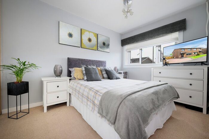 3 Bedroom Semi-Detached House For Sale In Drumillan Hill, Greenock, PA16