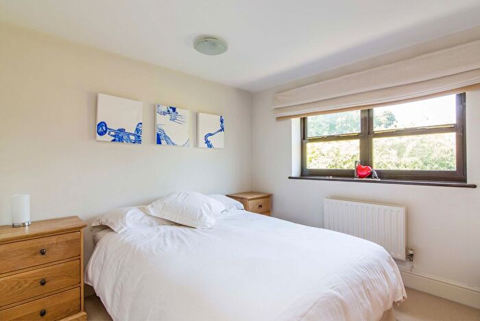 4 Bedroom Barn Conversion For Sale In Wayte Court, Ruddington, Nottingham, NG11