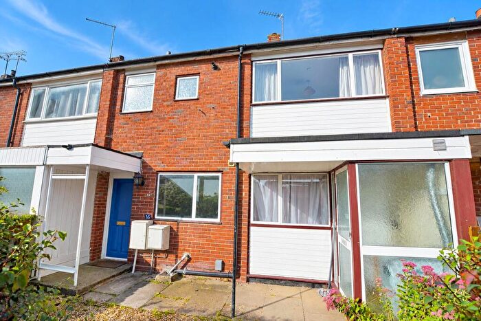 3 Bedroom Terraced House For Sale In Travellers Lane, Hatfield, AL10