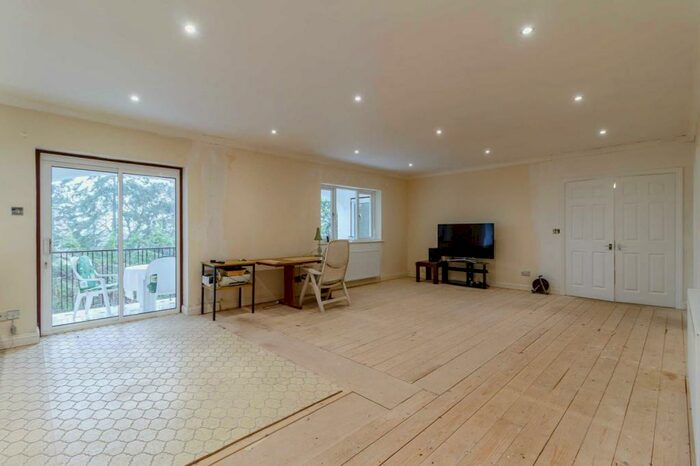 5 Bedroom Detached House For Sale In Bryn Rhedyn, Cwmbran, Llanfrechfa, NP44