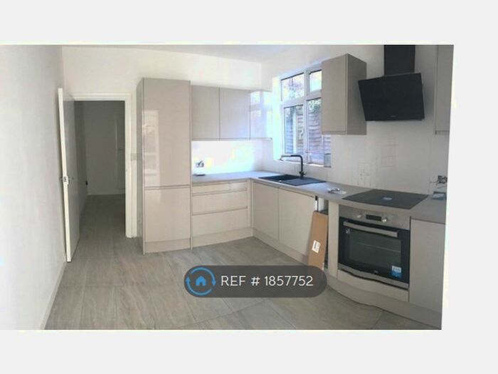 1 Bedroom Flat To Rent In Finchley, London, N3