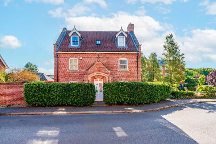 4 Bedroom Semi-Detached House For Sale In St. Michaels Avenue, Aylsham, NR11