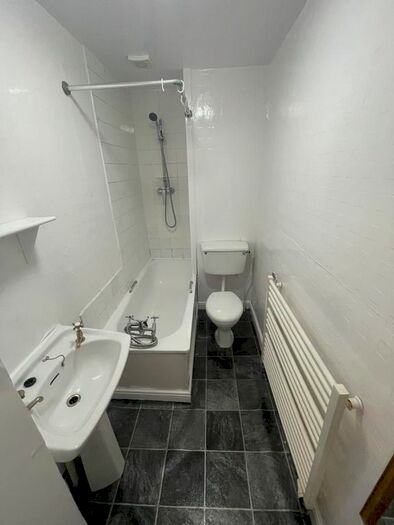 2 Bedroom Flat To Rent In Dudhope Street, Dundee, DD1