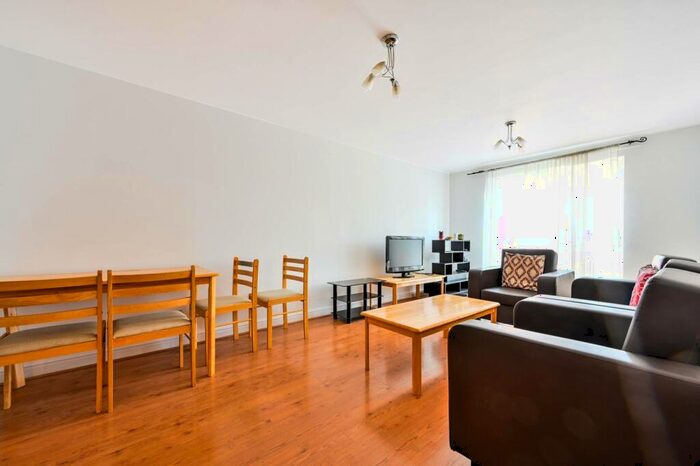 2 Bedroom Flat To Rent In Goldsworth Road, Woking, Woking, GU21