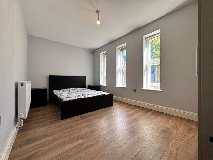 1 Bedroom Property To Rent In Heathfield Park, Willesden, NW2