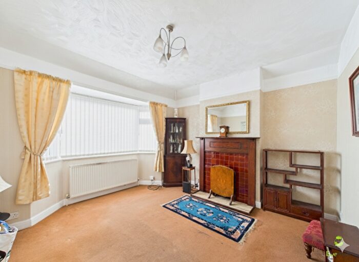 2 Bedroom Semi-Detached Bungalow For Sale In Westbourne Road, Bexleyheath, DA7