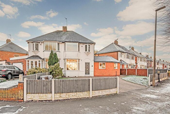 3 Bedroom Semi Detached House To Rent In Stroud Road, Shirley, Solihull, B90