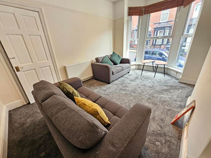 3 Bedroom House To Rent In Hessle View, Leeds, LS6