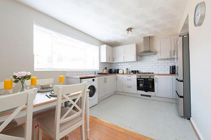 3 Bedroom Detached House To Rent In Greenwich, South East, London, SE2