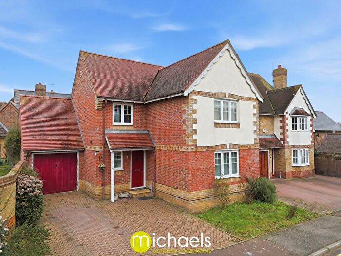 4 Bedroom Detached House For Sale In Brickmakers Lane, Colchester, CO4