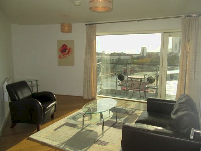 1 Bedroom Flat To Rent In Princess Way, Swansea, SA1