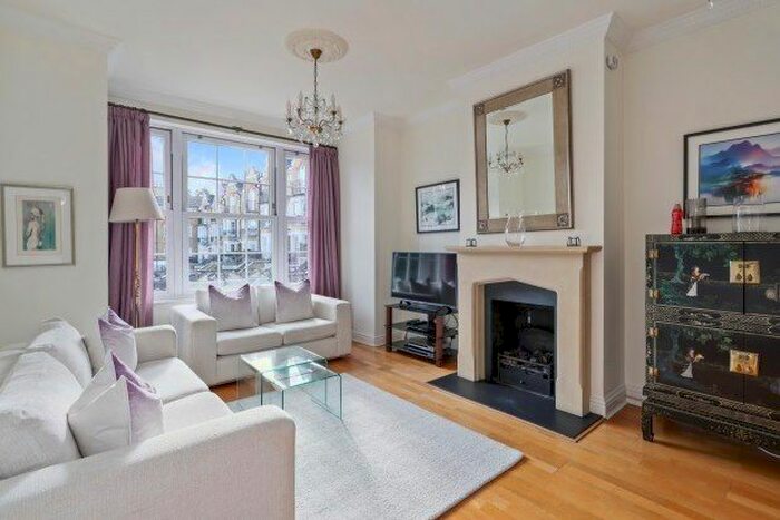 4 Bedroom Town House To Rent In Southlands Drive, London, SW19
