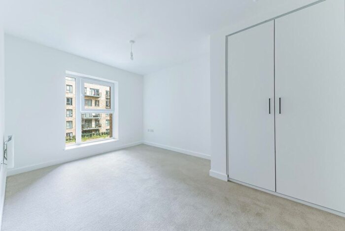 1 Bedroom Studio To Rent In Fairbank House, Beaufort Square, London, NW9