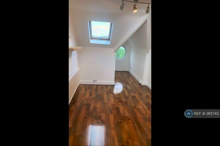 1 Bedroom Flat To Rent In Moreton Road, South Croydon, CR2