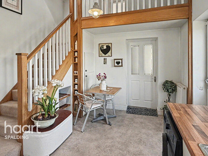 3 Bedroom End Of Terrace House For Sale In Old Main Road, Fleet Hargate, PE12