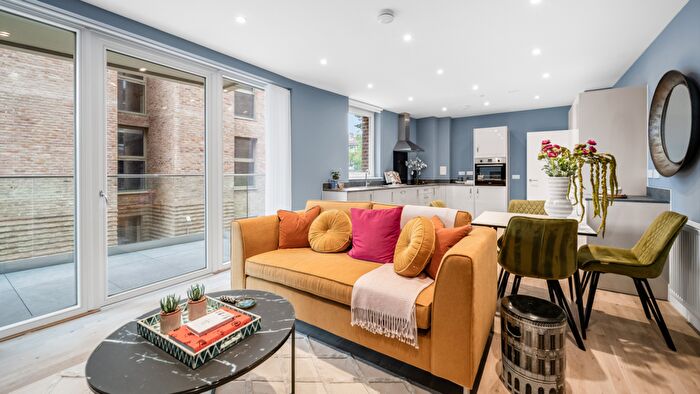 1 Bedroom Flat For Sale In Alton Road, London, SW15