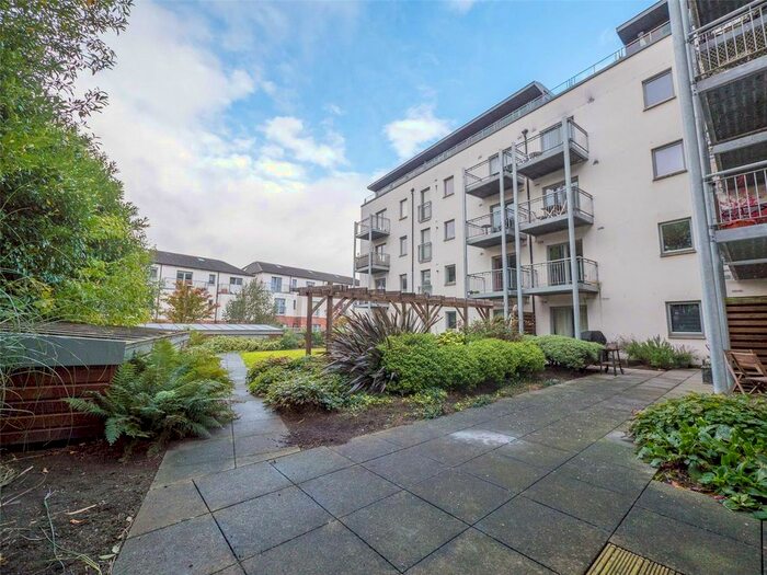 2 Bedroom Flat To Rent In Telford Grove, Crewe Toll, Edinburgh, EH4