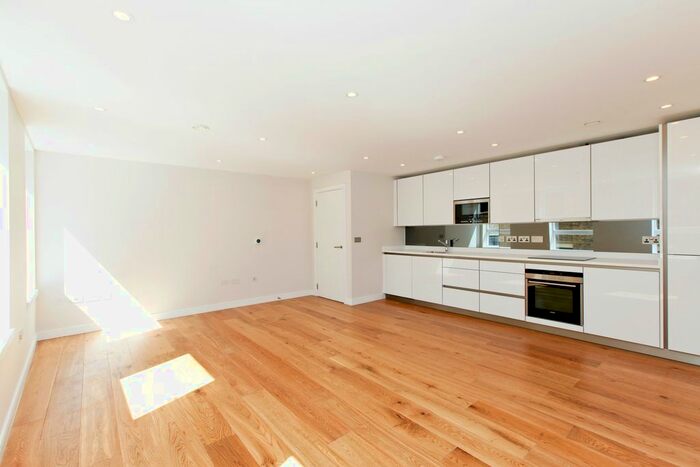 2 Bedroom Flat To Rent In Paul Street, Shoreditch, London, EC2A