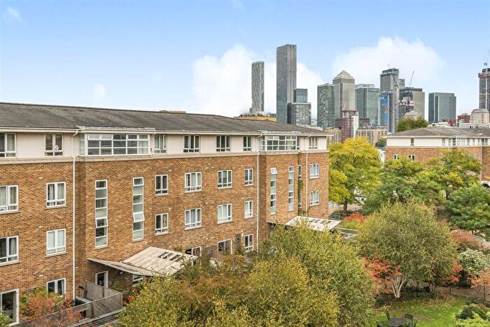 2 Bedroom Apartment To Rent In Rope Street, Surrey Quays, SE16