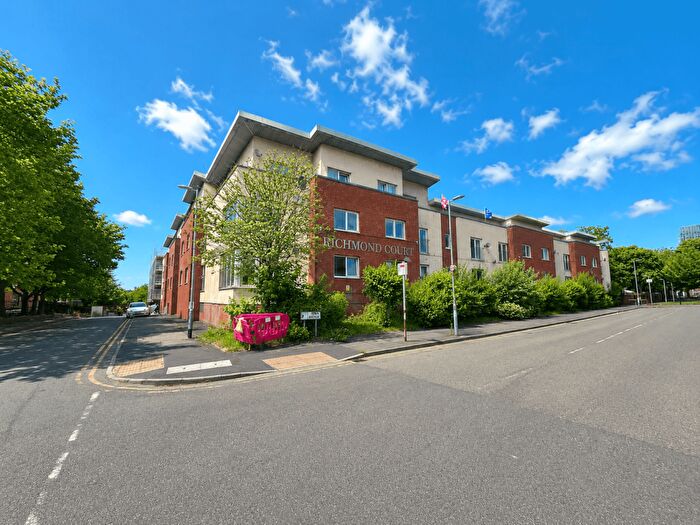 3 Bedroom Apartment To Rent In Richmond Court, , North George Street, Salford, M3
