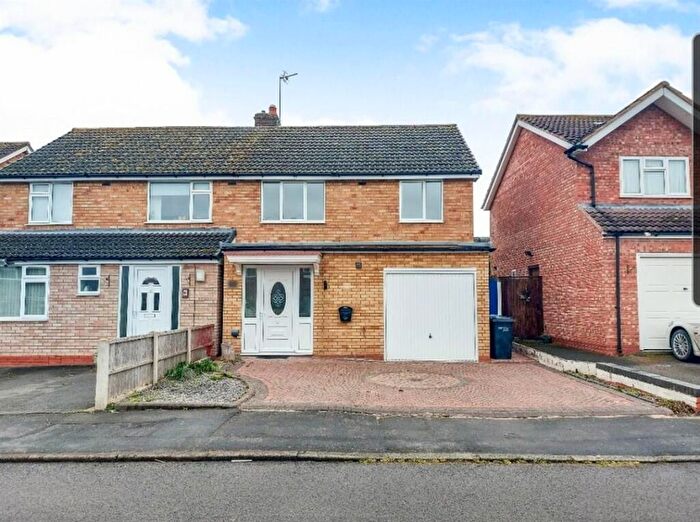 3 Bedroom Property To Rent In High Grange, Lichfield, WS13