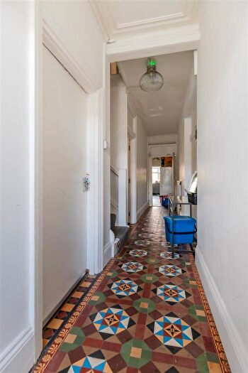 5 Bedroom Terraced House For Sale In Cottrell Road, Roath, Cardiff, CF24
