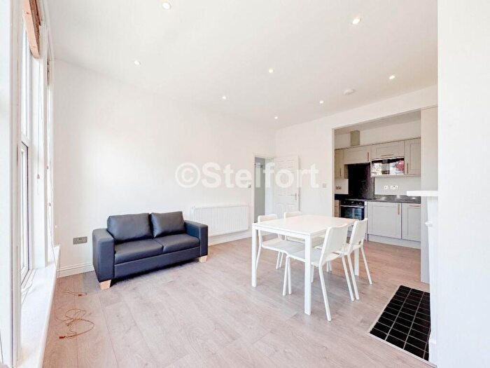 2 Bedroom Flat To Rent In Archway Road, London, N6