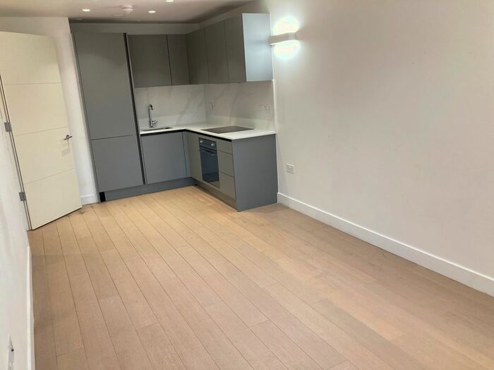 1 Bedroom Flat To Rent In New Horizons Court, Brentford, TW8