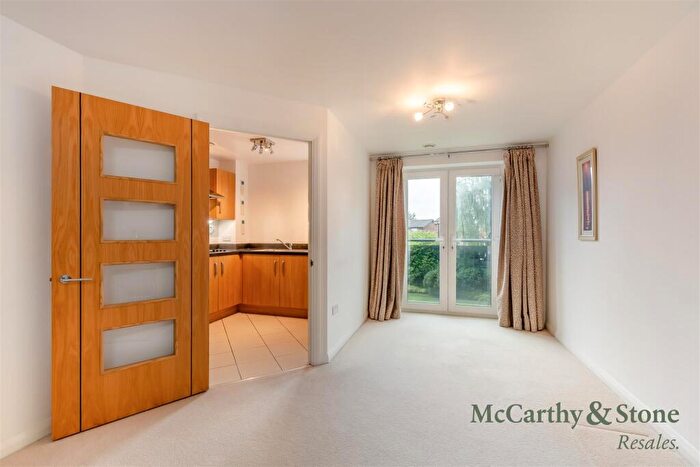 1 Bedroom Apartment For Sale In Valley Court, Longsight Road, Ramsbottom, Bury, BL0