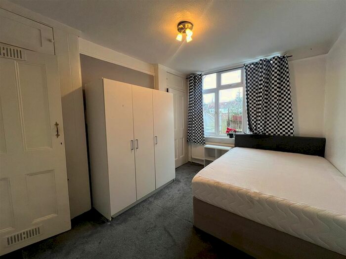 1 Bedroom Flat To Rent In Algernon Road, London, NW4