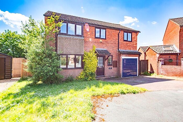 4 Bedroom Detached House For Sale In Tamar Crescent, Bicester, Oxfordshire, OX26