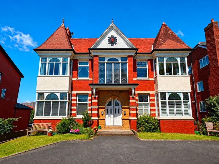 2 Bedroom Flat For Sale In Grosvenor Road, Southport, Merseyside, PR8