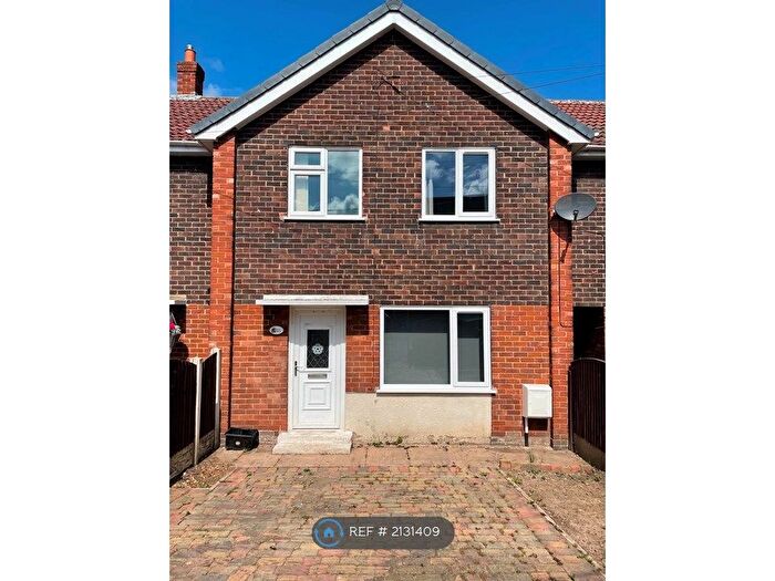 3 Bedroom Terraced House To Rent In Chiltern Avenue, Castleford, WF10