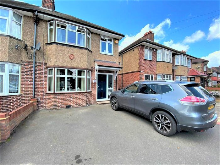 3 Bedroom Semi-Detached House To Rent In Hayes End Drive, Hayes, UB4