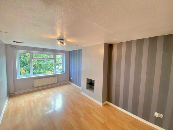 2 Bedroom Apartment To Rent In Meadow Road, Beeston, NG9