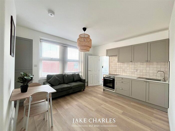 1 Bedroom Flat To Rent In High Street, London, N8