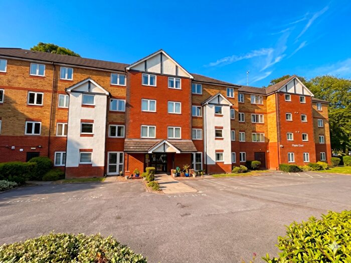 2 Bedroom Apartment For Sale In Popes Court, Old Bedford Road, Luton, Bedfordshire, LU2
