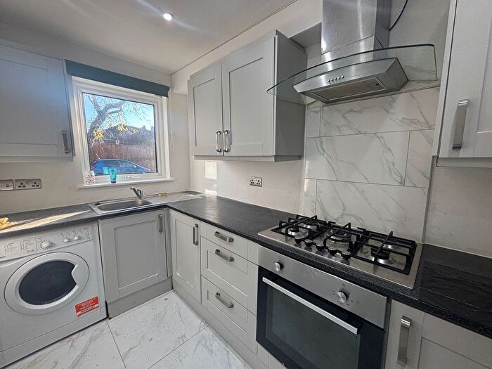2 Bedroom Property To Rent In Fredas Grove, Birmingham, B17