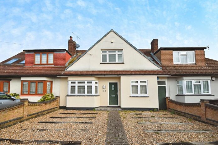 4 Bedroom Terraced House For Sale In Ferguson Avenue, Romford, RM2