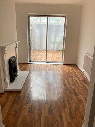 3 Bedroom Semi-Detached House To Rent In Reservoir Road, Selly Oak, Birmingham, B29