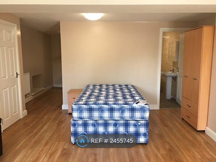 Studio To Rent In Dover Place, Bristol, BS8 - Photo 3