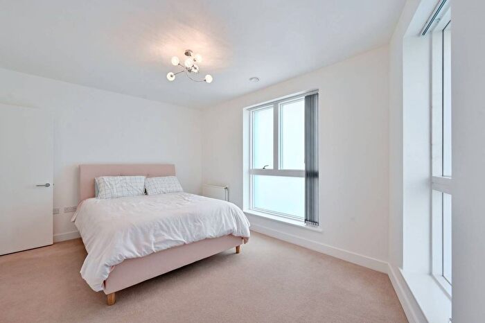 1 Bedroom Flat To Rent In Peartree Way, Greenwich Millennium Village, London, SE10