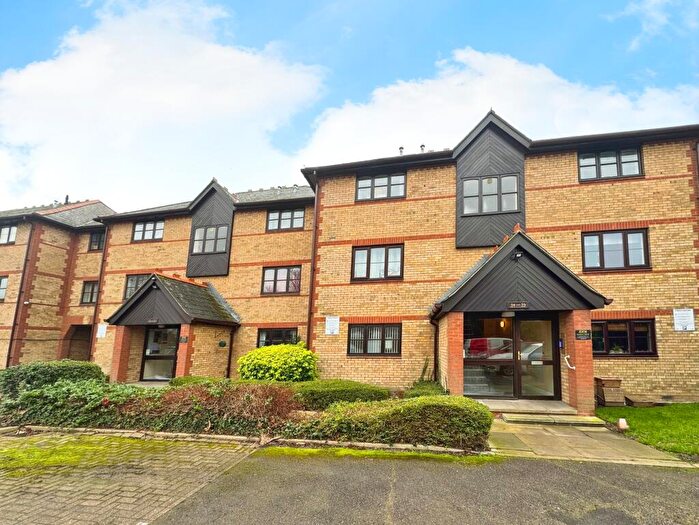 1 Bedroom Flat To Rent In College Close, Grays, RM17