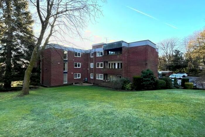 2 Bedroom Flat To Rent In The Glen, Bolton, BL1