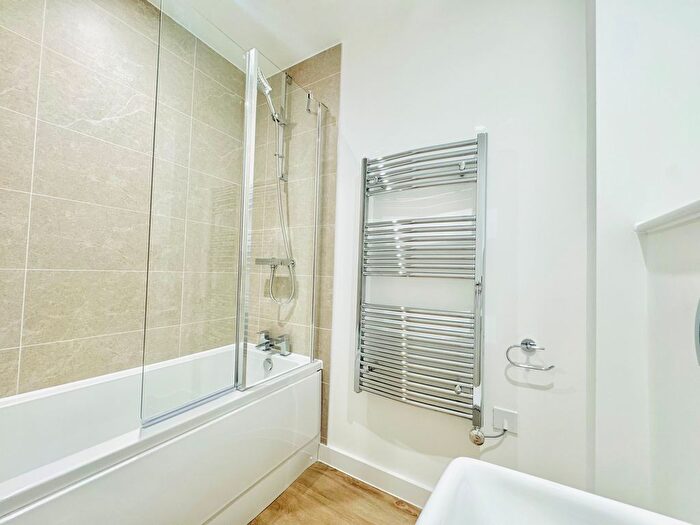 3 Bedroom Town House To Rent In Foundry Avenue, Derby, DE1