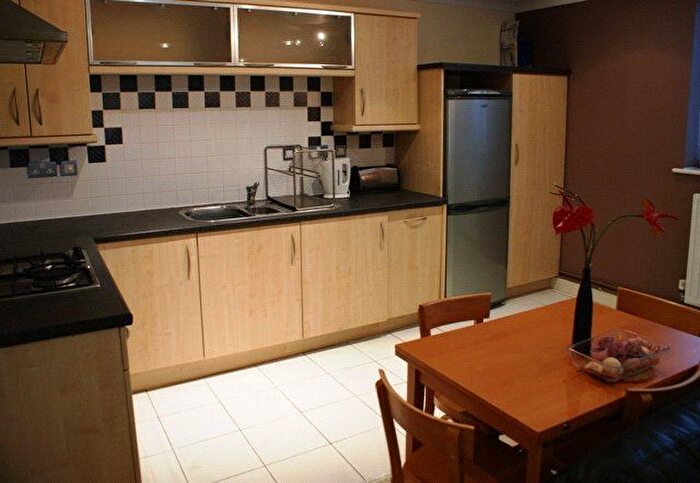 2 Bedroom Flat To Rent In Dovedale Road, Mossley Hill, Liverpool, Merseyside, L18