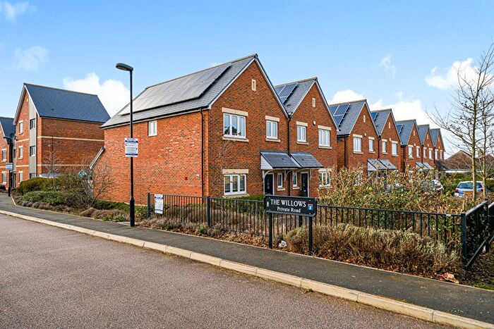 3 Bedroom Semi Detached House To Rent In The Willows, Headington, OX3