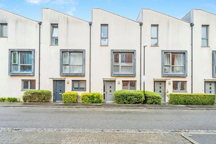 3 Bedroom Town House For Sale In Longley Road, Chichester, West Sussex, PO19