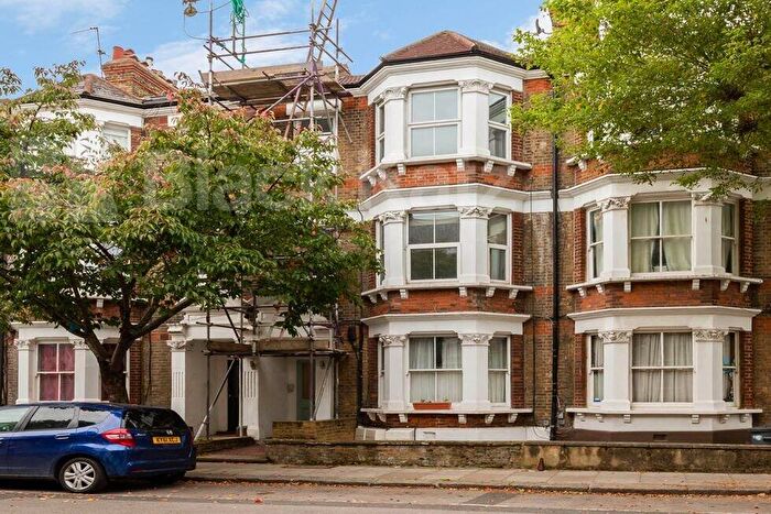 2 Bedroom Flat To Rent In College Place, Camden, NW1