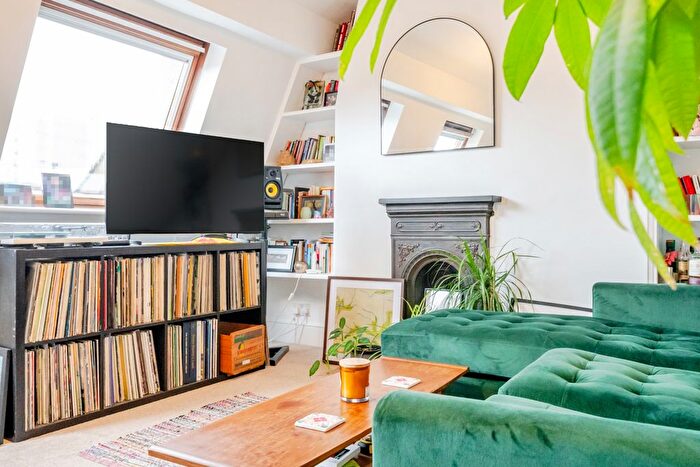 1 Bedroom Flat For Sale In Landor Road, London, SW9